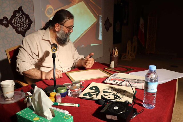 نمایشگاه آثار برگزیده خوشنویسی با موضوع حضرت علی(ع) افتتاح شد