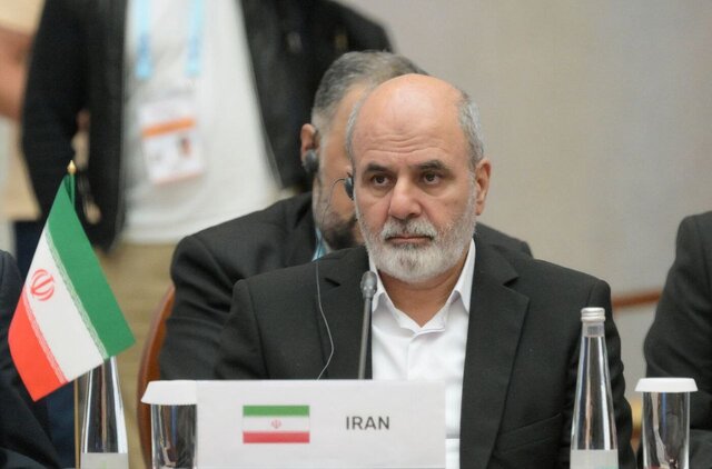 «عهد رئیس جمهور» «گلایه آملی لاریجانی» و «دیپلماسی اجبار»