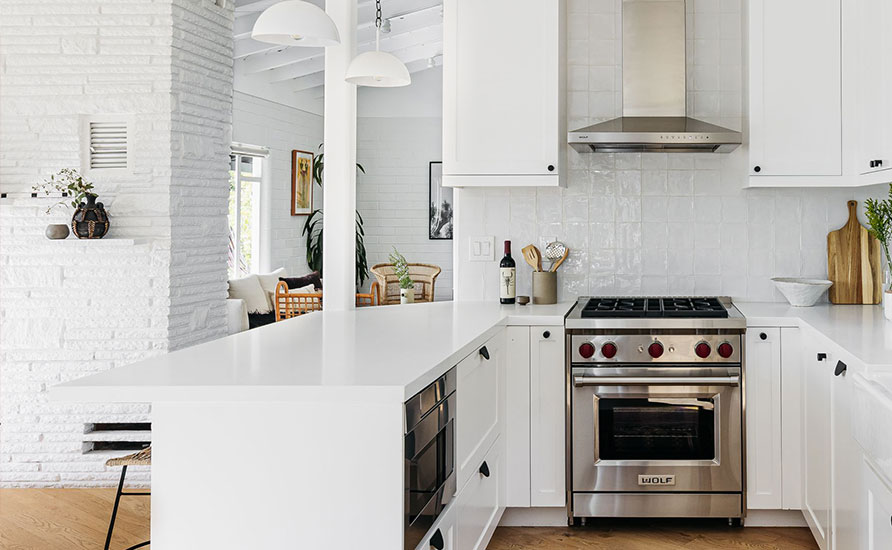 You just have to arrange the white and small kitchen with these 5 techniques!