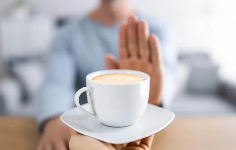 تفاله قهوه برای گل پتوس
