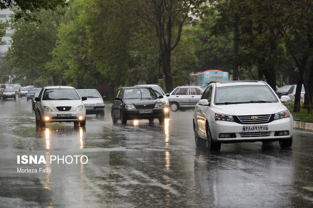 معابر تهران لغزنده است/ رانندگان فریب خلوتی خیابان را نخورند